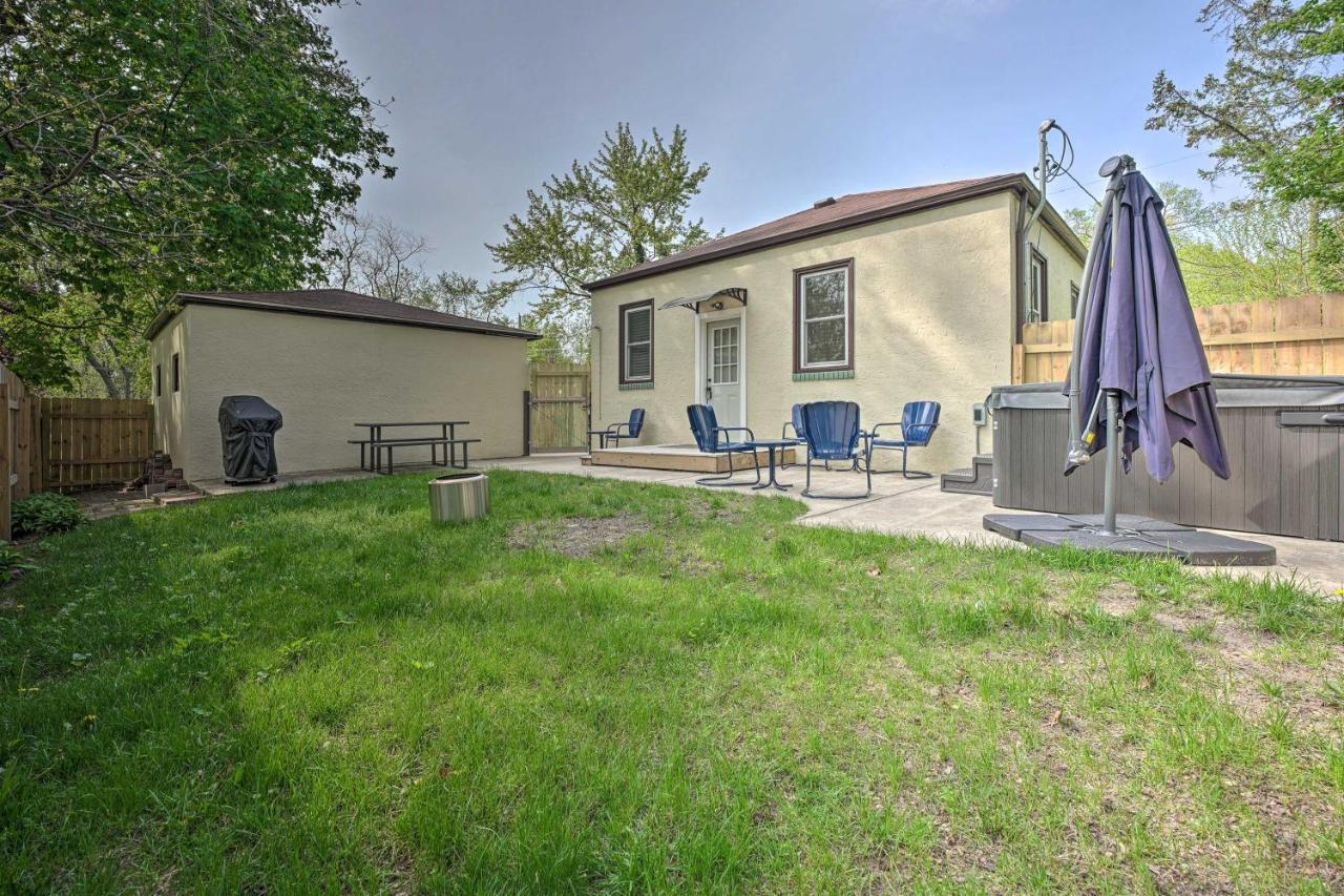 Benton Harbor Gracie Cottage With Hot Tub And Yard! Kültér fotó